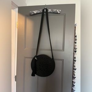 Round David Jeffery Black crossbody bag